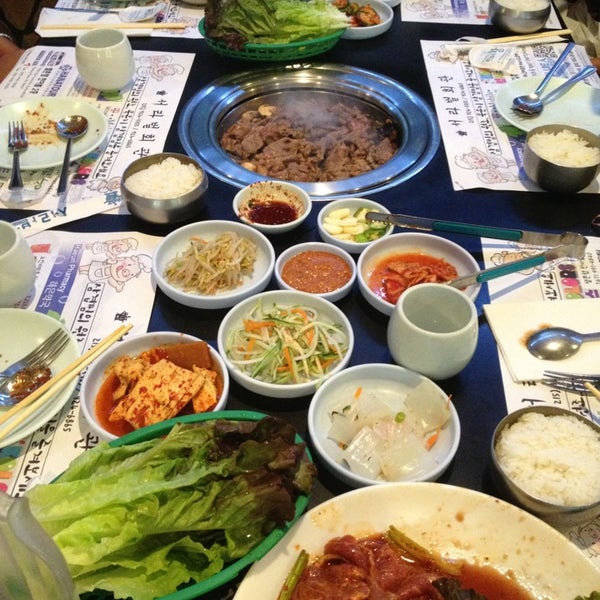 Foto scattata a Seorabol Korean Restaurant da Richi T. il 6/30/2013