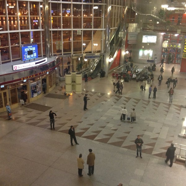 Foto diambil di Чыгуначны вакзал / Minsk Railway Station oleh Alexandra N. pada 4/29/2013