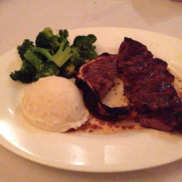 Photo taken at Empire Steak House by Mappyup on 4/3/2015