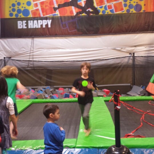 Photo taken at Elevated Sportz Ultimate Trampoline Park &amp; Event Center by Jimmy C. on 2/8/2014