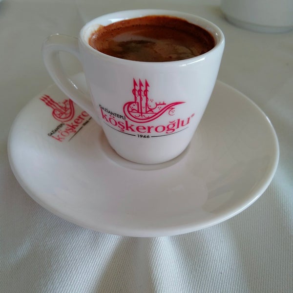Foto diambil di Köşkeroğlu Baklava &amp; Restaurant oleh 🧑‍🎤 pada 9/30/2023
