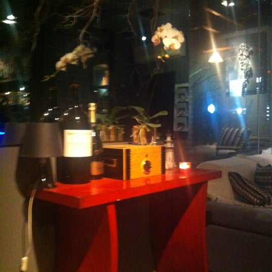 รูปภาพถ่ายที่ Cube French Restaurant and Wine Bar โดย Cedric D. เมื่อ 12/8/2012