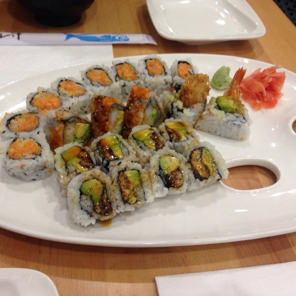 Foto scattata a Mogu Sushi da Luis il 6/17/2014