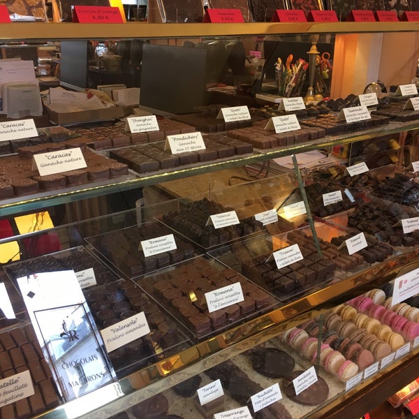 2/25/2017 tarihinde ky0onziyaretçi tarafından Roy Chocolatier'de çekilen fotoğraf