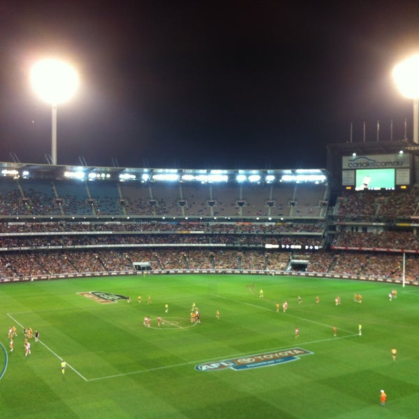 Das Foto wurde bei Melbourne Cricket Ground (MCG) von Lauren am 5/11/2013 aufgenommen
