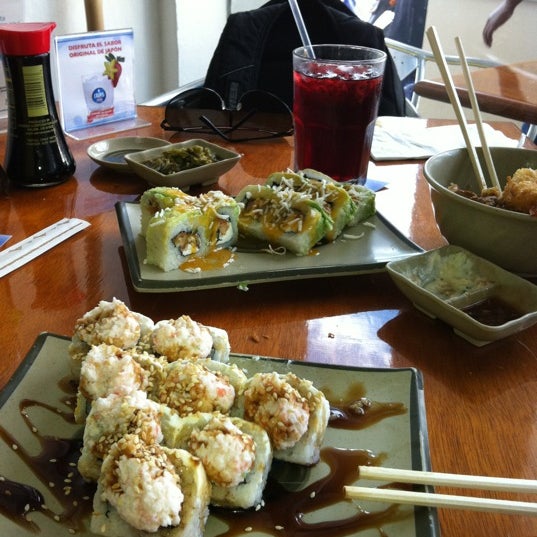 รูปภาพถ่ายที่ Sushi Akky โดย ALexa เมื่อ 11/24/2012