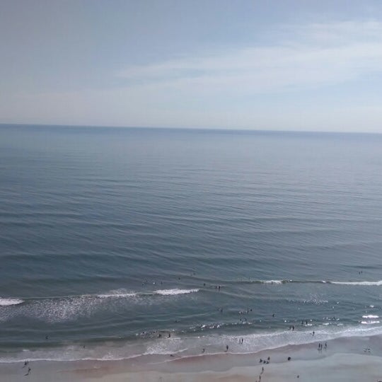 รูปภาพถ่ายที่ Wyndham Ocean Walk โดย Barry W. เมื่อ 9/1/2013
