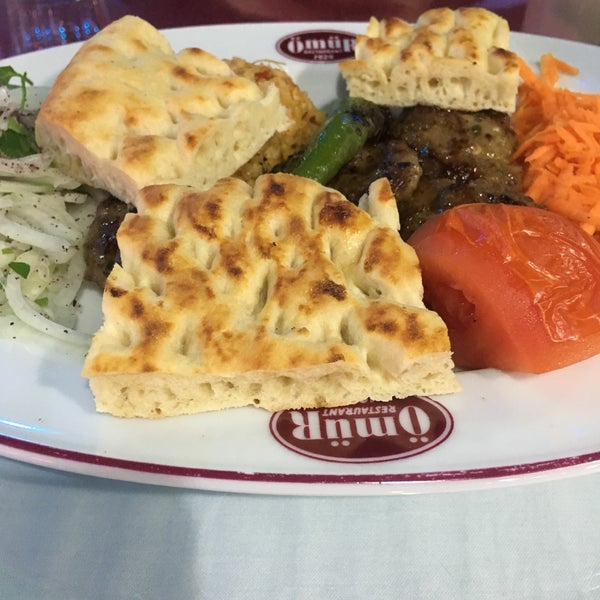 2/18/2018에 Büşra A.님이 Ömür Restaurant에서 찍은 사진