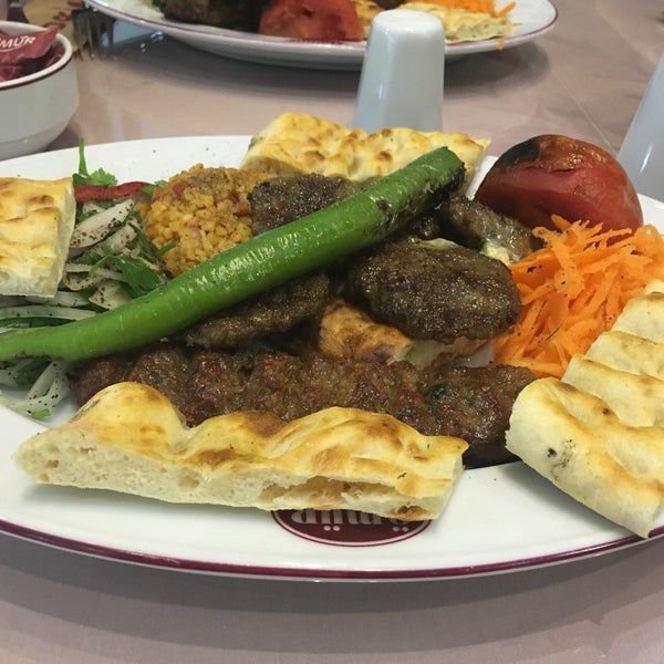 Foto scattata a Ömür Restaurant da Büşra A. il 1/14/2018