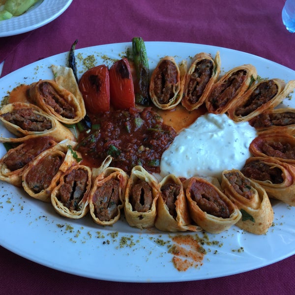 Das Foto wurde bei Melita Şark Sofrası Cafe &amp; Restaurant von Yusuf am 6/13/2017 aufgenommen