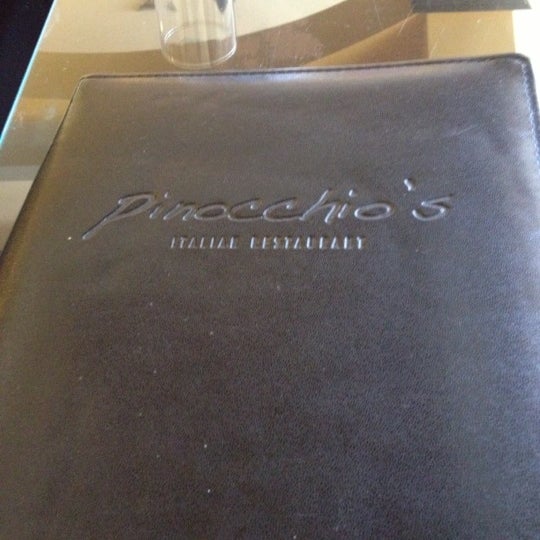 Foto tomada en Pinocchio&#39;s Pizza  por Johnny el 10/14/2012