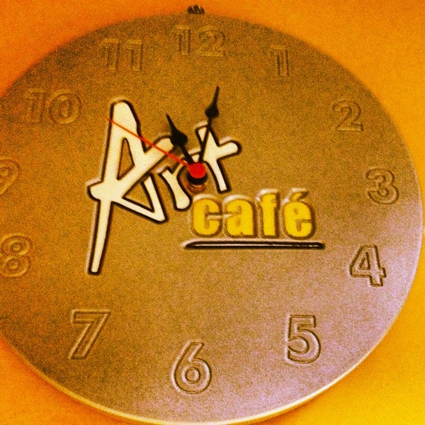 Photo taken at Art Cafè by Glauco on 1/8/2013