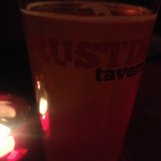 รูปภาพถ่ายที่ Rustik Tavern โดย Matt A. เมื่อ 2/26/2013