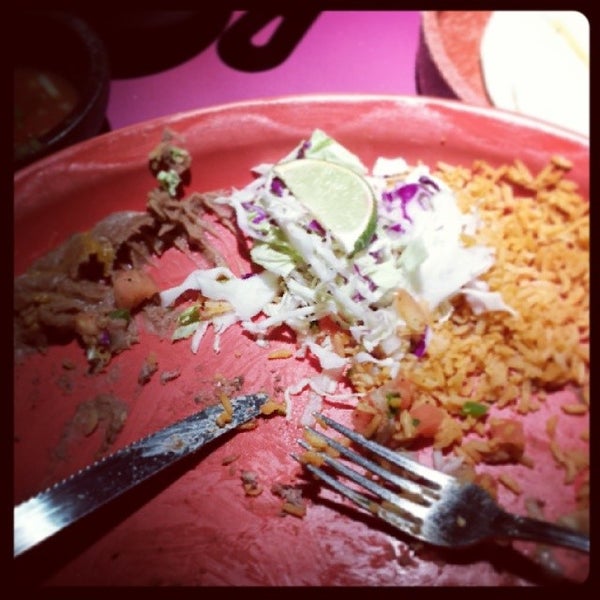 Снимок сделан в Mi Amigo&#39;s Mexican Grill пользователем John M. 4/26/2014