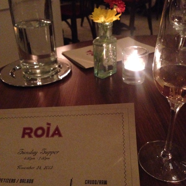 รูปภาพถ่ายที่ Roìa Restaurant โดย Jackie เมื่อ 11/24/2013