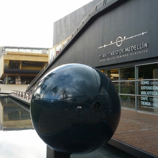 Das Foto wurde bei Planetario de Medellín von Rodrigo E. am 5/18/2013 aufgenommen