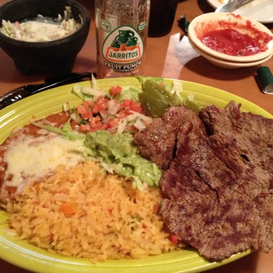 Снимок сделан в Jalisco Authentic Mexican Restaurant пользователем Arturo 10/20/2012