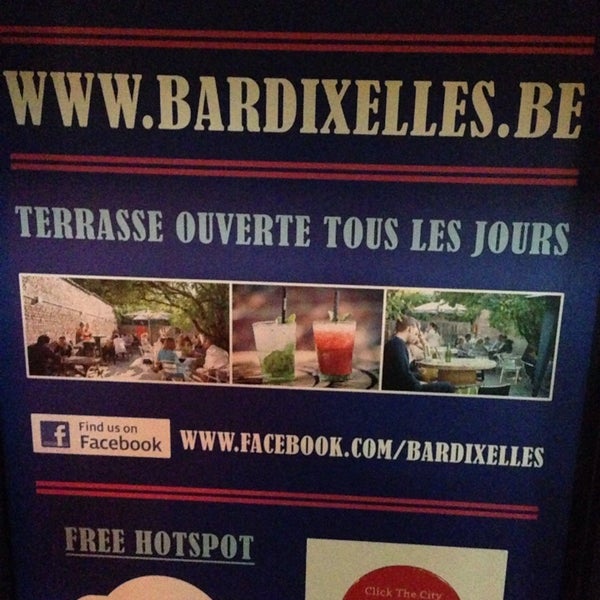 10/26/2013에 Theo M.님이 Le Bar d&#39;Ixelles에서 찍은 사진