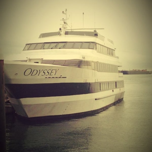 Снимок сделан в Odyssey Cruises пользователем stella w. 12/20/2012