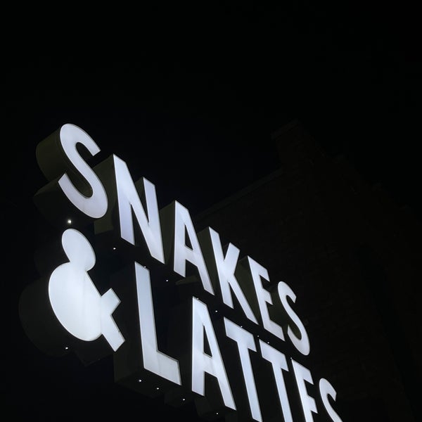 Снимок сделан в Snakes &amp; Lattes пользователем The Only Ess 12/11/2020