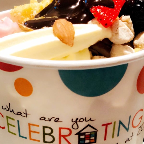 Zoyo Neighborhood Yogurt 6350 S McClintock Dr