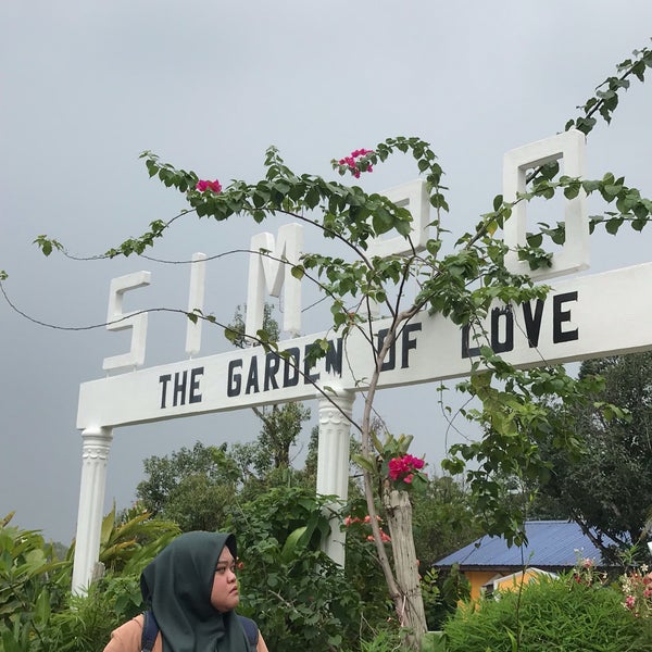 Simpol The Garden Of Love Garden