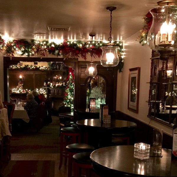 Foto diambil di The Briarwood Inn Restaurant oleh Cindy C. pada 12/10/2014