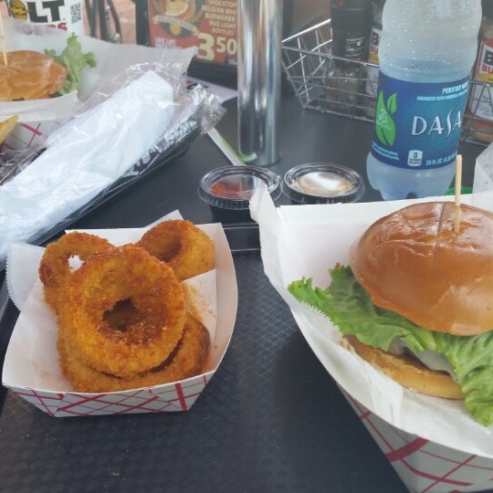 Photo taken at Bolt Burgers by Dwayne M. on 5/26/2014