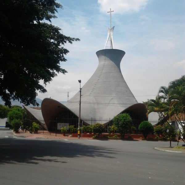 Nuestra Señora de La Consolata - La América - Medellín, Antioquia Nuestra Señora de La Consolata - La América - Medellín, Antioquia
