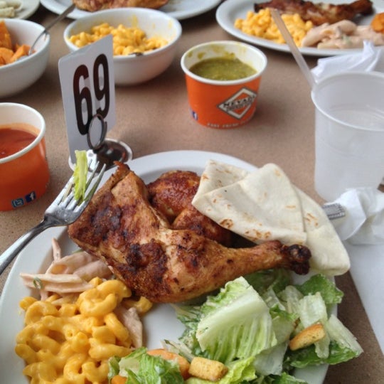 12/5/2012にLeRay B.がNevada Chicken Cafeで撮った写真