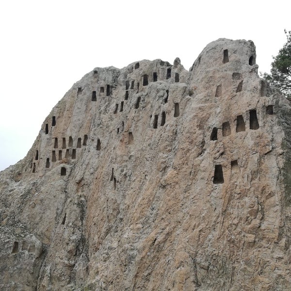 Скаль ввовал. Национальный парк русенский лом. Скаль. Скаль мелан. Скали делпейрат.