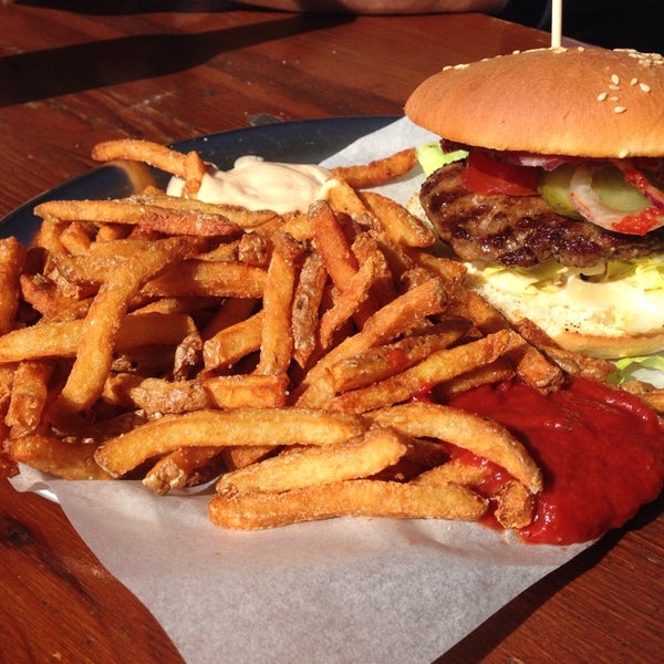 Photo taken at Hamburger Heaven by Patrick W. on 9/3/2014