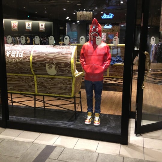 Photos At A Bathing Ape Pirate Store 長島 Now Closed Clothing Store In 桑名市