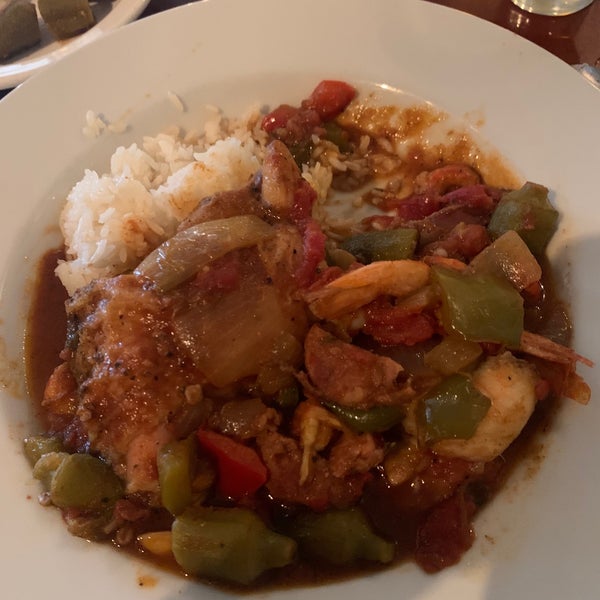Just had the most flavorful mean I’ve had in awhile! The Gumbo was perfect and the fish with Jerk spices was authentic. We licked the bones clean! Would go back again and again! (Cocktails 10/10)!