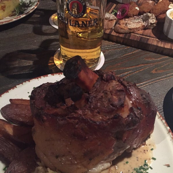 Das Foto wurde bei Baieri kelder Restaurant von Kait am 10/24/2016 aufgenommen