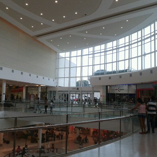 Foto diambil di Shopping Parque das Bandeiras oleh Dan W. pada 2/3/2013