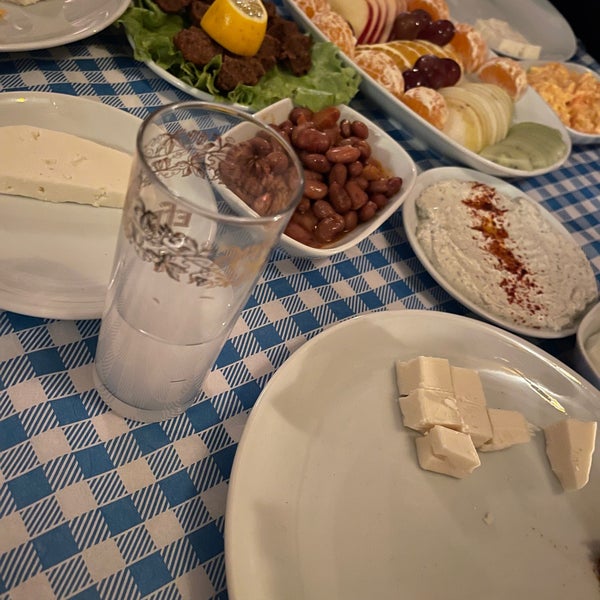 Photo taken at Kumsal &amp; İnci Restaurant by Burak B. on 12/18/2021