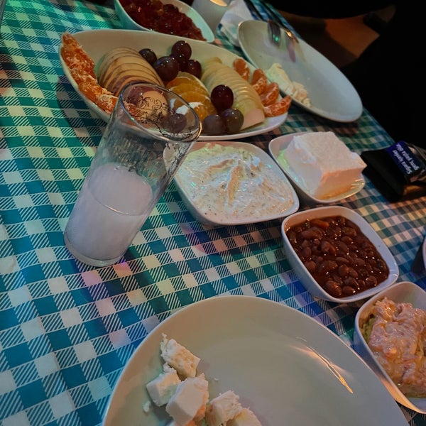 Photo taken at Kumsal &amp; İnci Restaurant by Burak B. on 12/4/2021