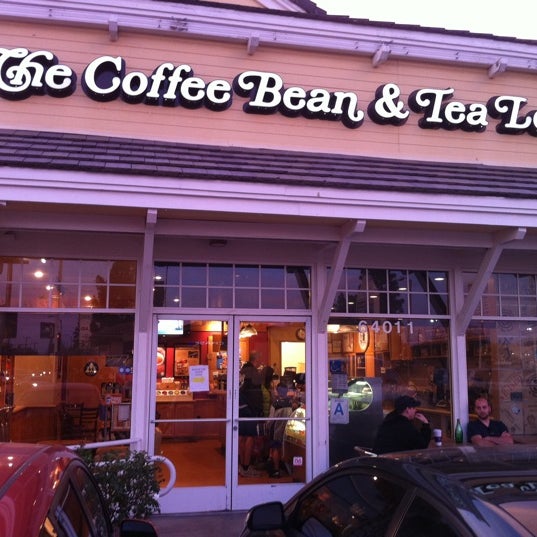 Photo taken at The Coffee Bean &amp; Tea Leaf by Daniel N. on 1/24/2011