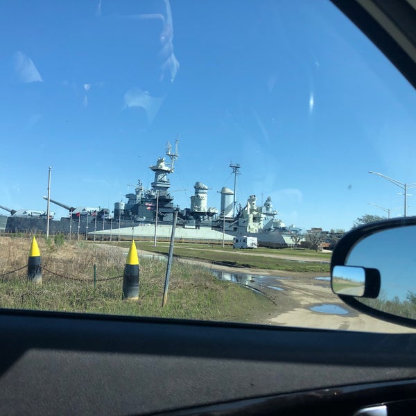 รูปภาพถ่ายที่ Battleship North Carolina โดย Gisele S. เมื่อ 4/2/2021