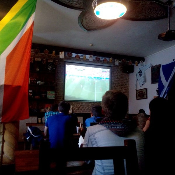 6/22/2014 tarihinde Ivan Z.ziyaretçi tarafından Rugby House Pub'de çekilen fotoğraf