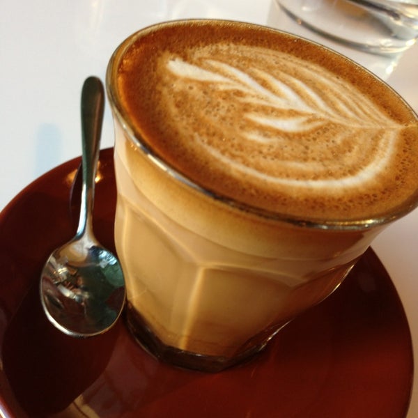 Foto tirada no(a) Bowery Coffee por Zach M. em 12/19/2012