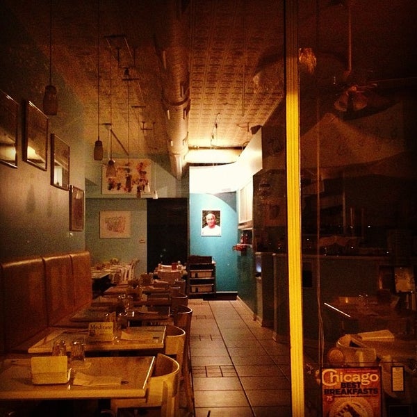 Das Foto wurde bei Victory&#39;s Banner Restaurant von Chris H. am 10/7/2012 aufgenommen