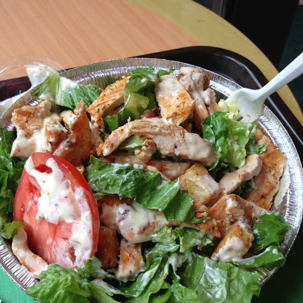 The Caesar salad was amazing. Yummy, creamy Caesar dressing, and topped with lots of chicken!!! Tastes fresh and well worth the $7.50!