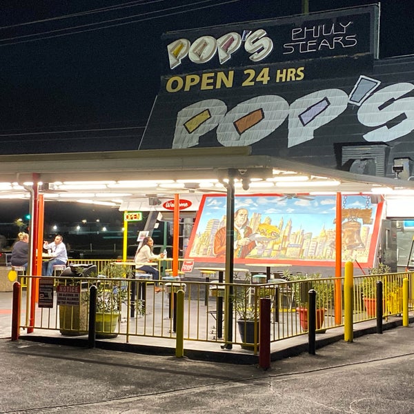 Снимок сделан в POP&#39;S Philly Steaks пользователем Jason B. 11/17/2019