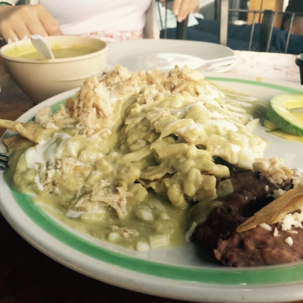 Photo prise au Chez Tacos &amp; Grill par Aisha S. le6/26/2015