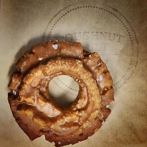 รูปภาพถ่ายที่ The Doughnut Vault โดย Patrick G. เมื่อ 9/16/2015
