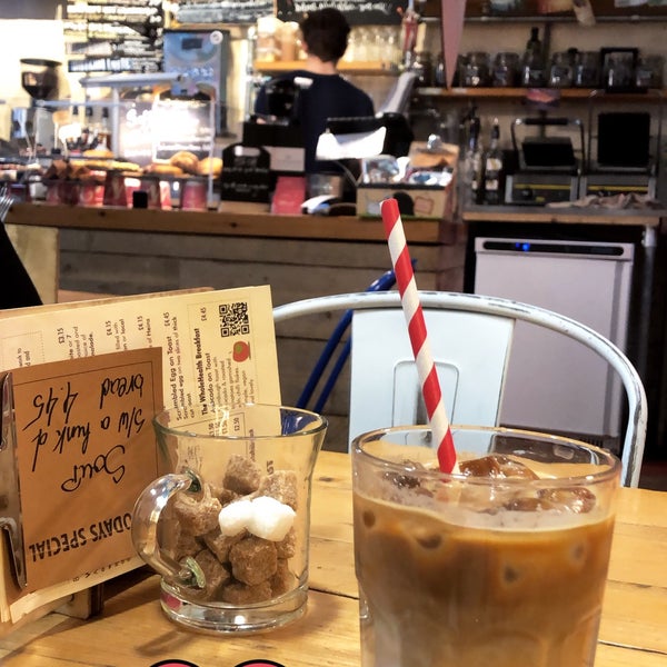 2/12/2019にRaniaがWired Cafe Barで撮った写真