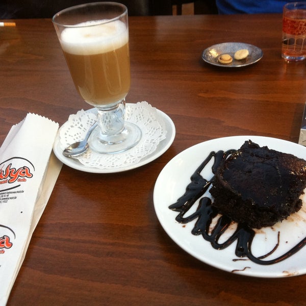 5/20/2013에 i.Ata님이 Fulya Cafe &amp; Restaurant에서 찍은 사진