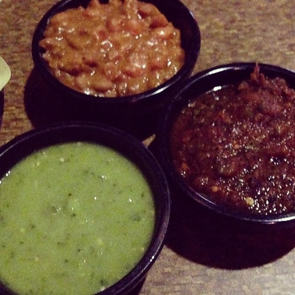 3/2/2014 tarihinde Rob M.ziyaretçi tarafından Leticia&#39;s Mexican Cocina'de çekilen fotoğraf